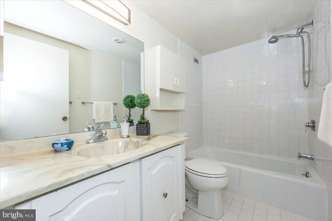 Building Photo - 5225 Pooks Hill Rd