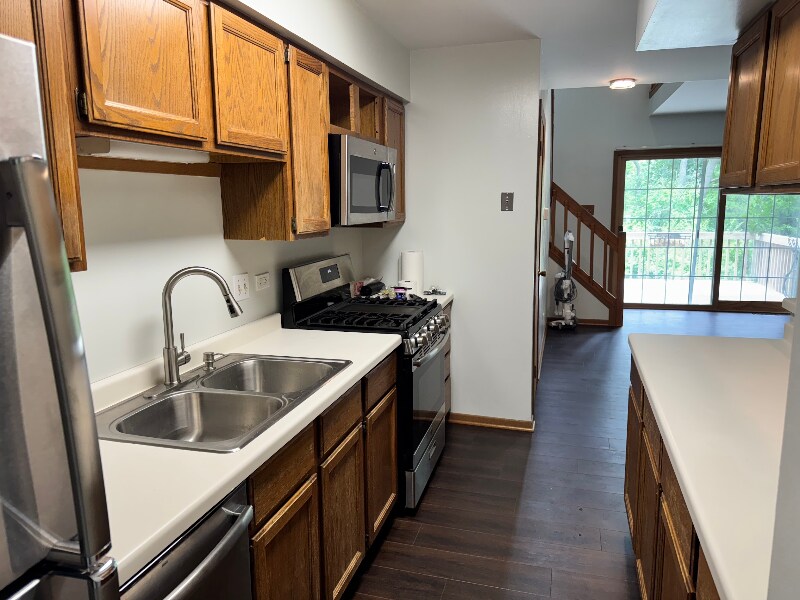 Building Photo - 1407 Oak Leaf Ln