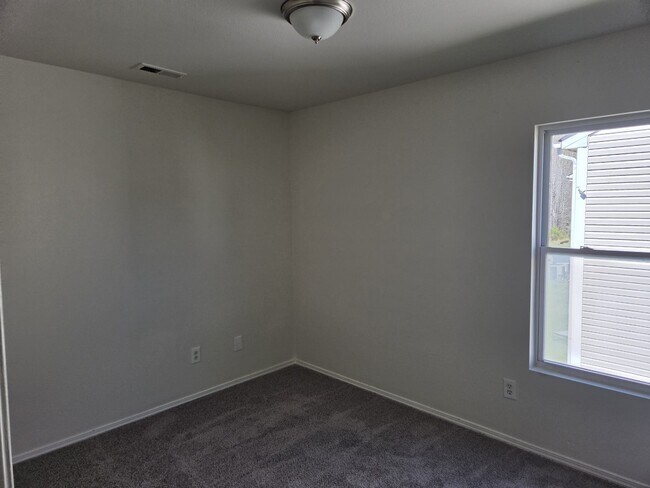 Building Photo - 2701 Buckleigh Dr