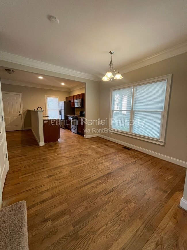 Building Photo - 750 Terry St SE