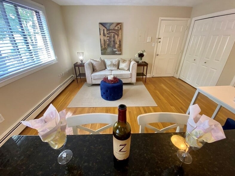 Building Photo - 7 Mortimer Pl