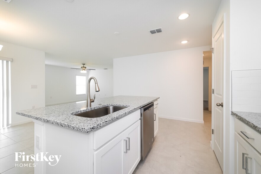 Building Photo - 3806 Whitney Wy