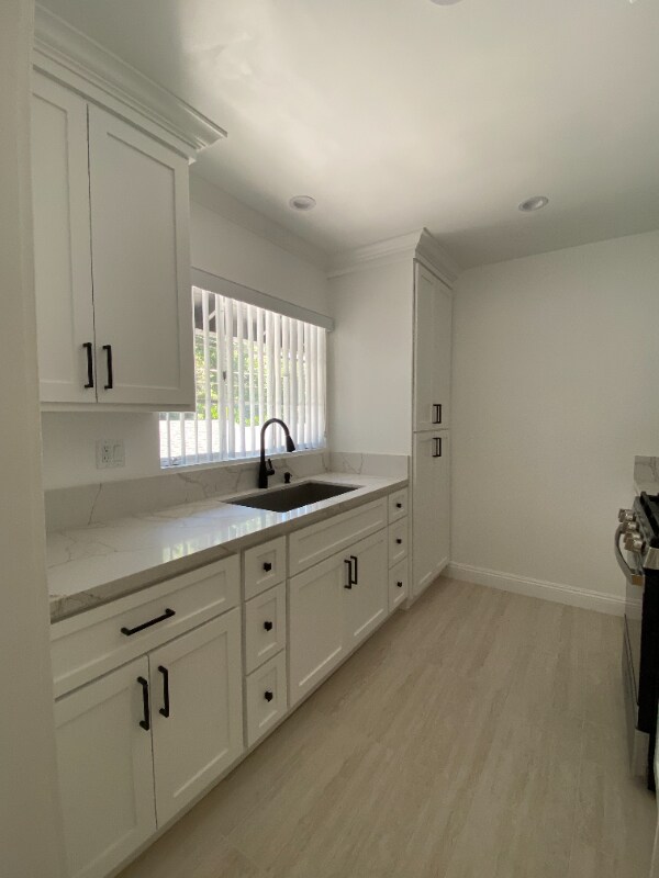 Building Photo - 1780 Grevelia St