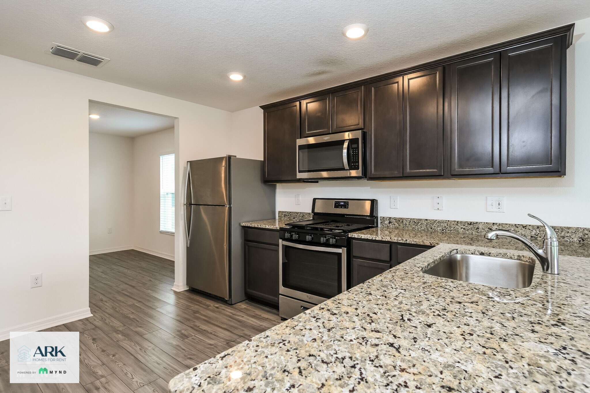 Building Photo - 409 Kensington View Dr