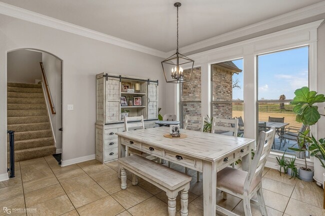 Building Photo - Beautiful 4 bedroom/4 Bathroom Home with a Peaceful Backyard