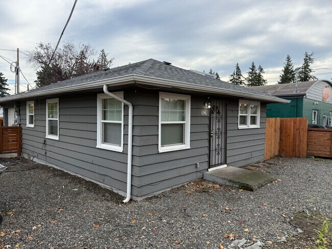 Primary Photo - POL03