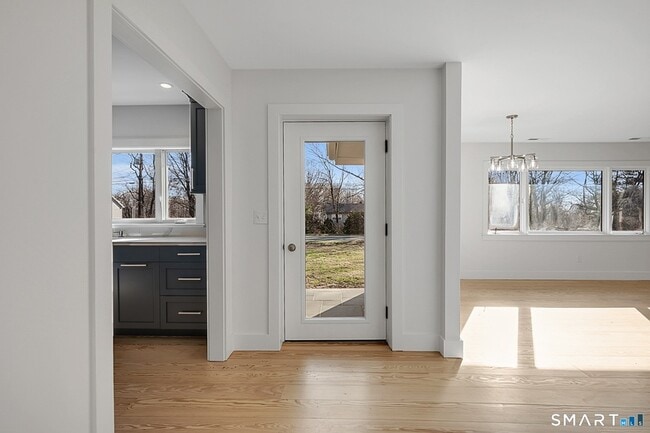 Building Photo - 220 Upper Grassy Hill Rd