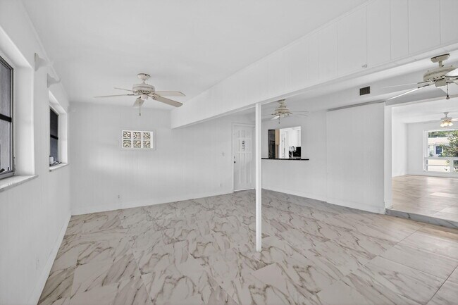 Building Photo - 5731 NE 17th Terrace