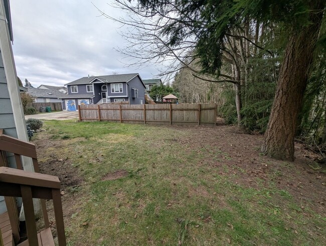 Building Photo - Large Duplex on Quiet Dead-End Street with 2-Car Garage, Washer & Dryer Provided