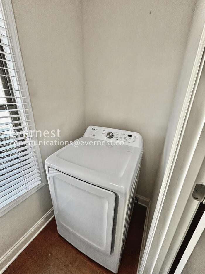 Building Photo - 3845 Valley View Ct