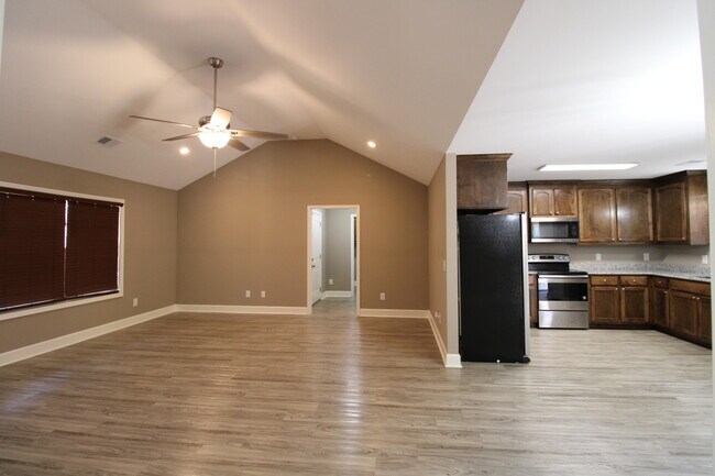 Building Photo - 2280 Equinox Ave