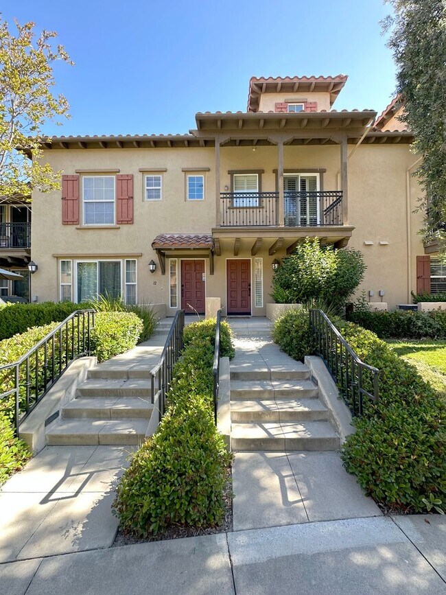 Building Photo - 2 BEDROOM 2.5 BATHROOM WITH LOFT HOME IN HIGHLY DESIRED BERKSHIRE TRACK