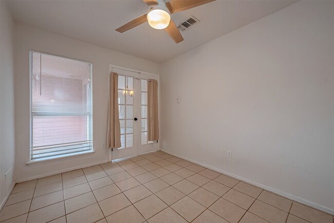 Building Photo - 11009 Crenchrus Ct