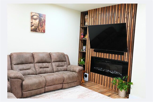 Building Photo - 4417 Oryx Ln