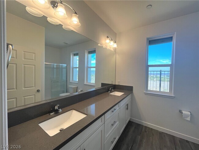 Building Photo - 1533 Franklin Ln