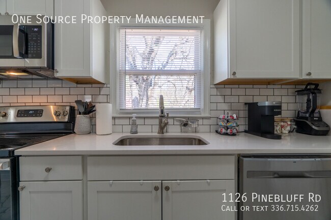 Building Photo - 1126 Pinebluff Rd