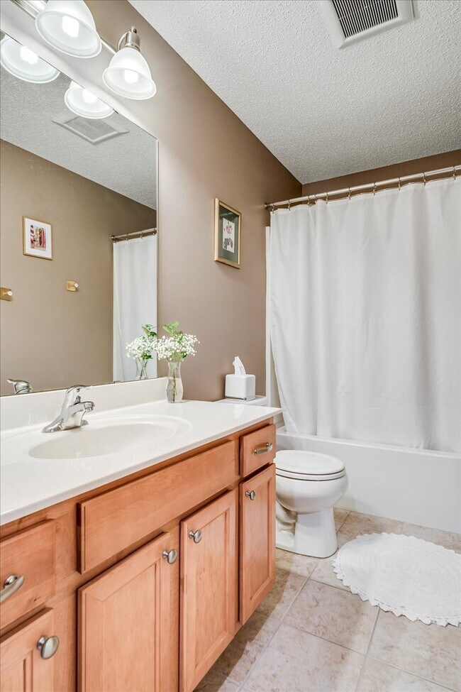 Building Photo - 1960 Commonwealth Blvd