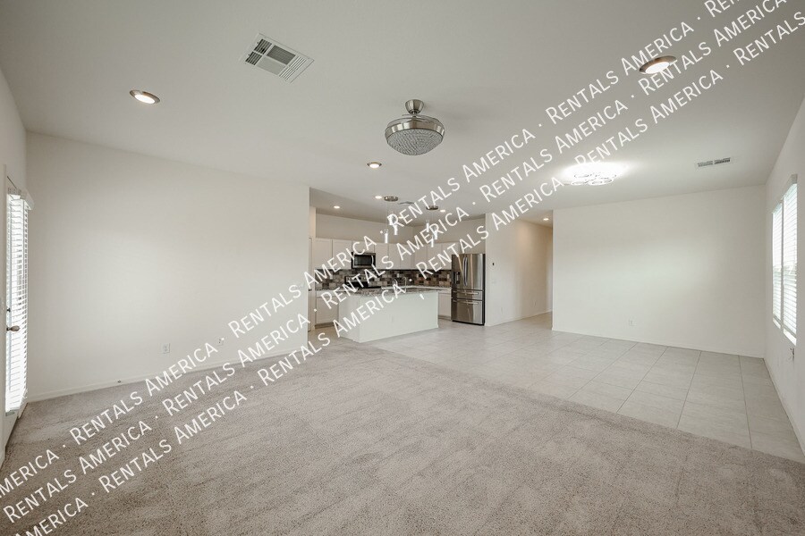 Building Photo - 6321 W Latona Rd