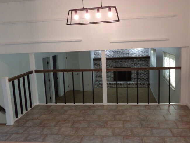 Building Photo - COMING SOON! 4 Bed 2.5 Bath Beavercreek Home!