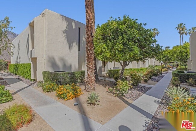 Building Photo - 1655 E Palm Canyon Dr