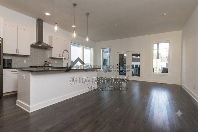 Building Photo - 420B 37th Ave N