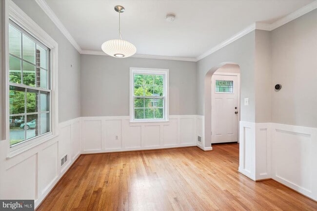 Building Photo - 6124 12th Rd N