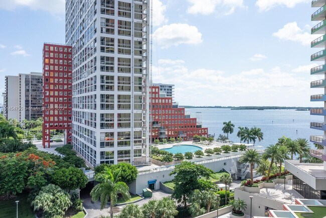 Building Photo - 1581 Brickell Ave