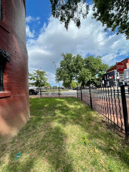 extra yard space - 500 M St NW