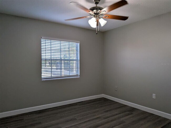 Building Photo - 562 Flemming Way