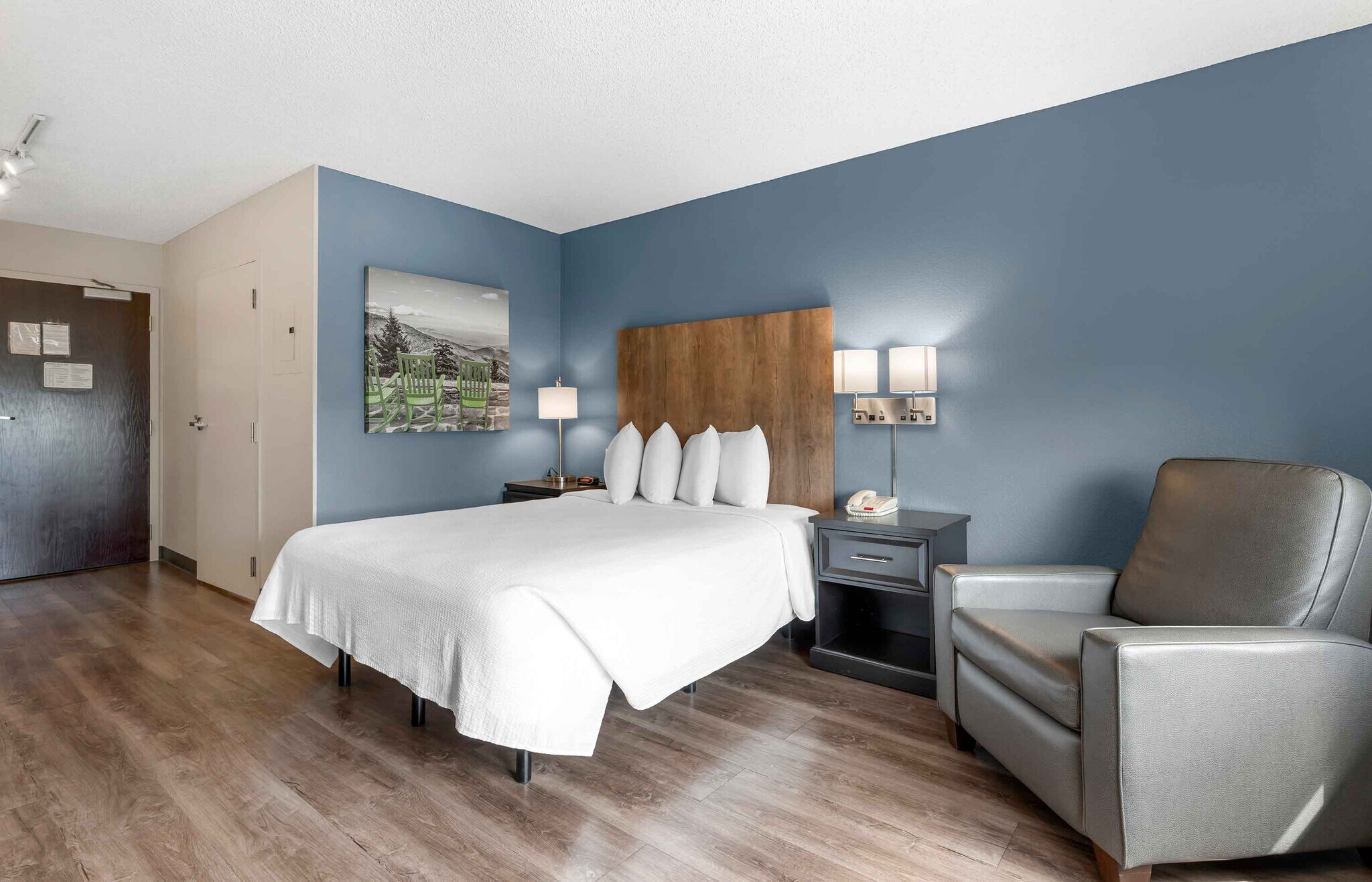 Building Photo - Furnished Studio-Union City - Dyer St.