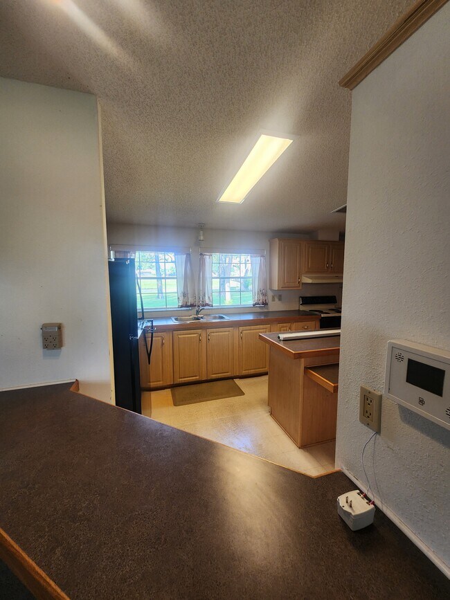 Building Photo - 5924 Vanco Dr