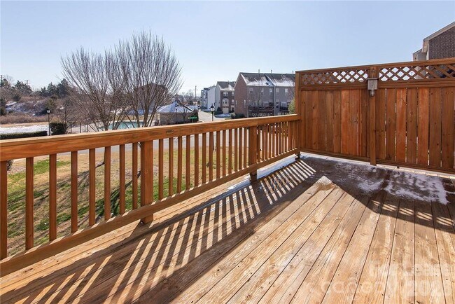 Building Photo - 9921 Kings Parade Blvd