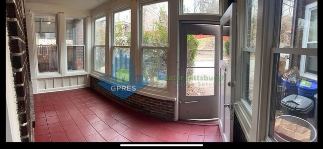 Building Photo - East Liberty 2-Bedroom duplex