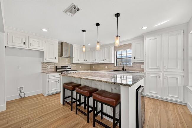 Building Photo - 11507 Oak Valley Dr