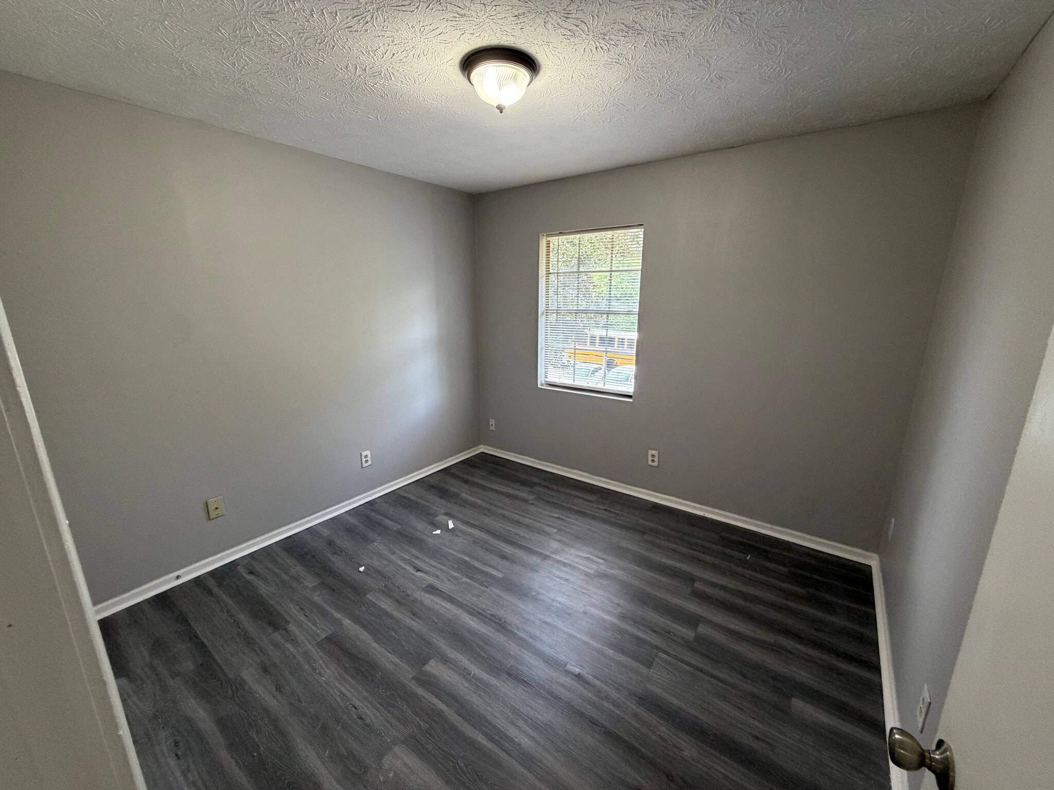 Building Photo - Room in Townhome on Northdale Rd