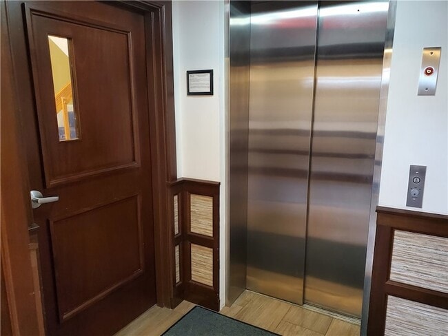 Building Photo - 31 Coddington St