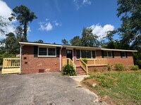 Building Photo - 2317 Sumac Dr