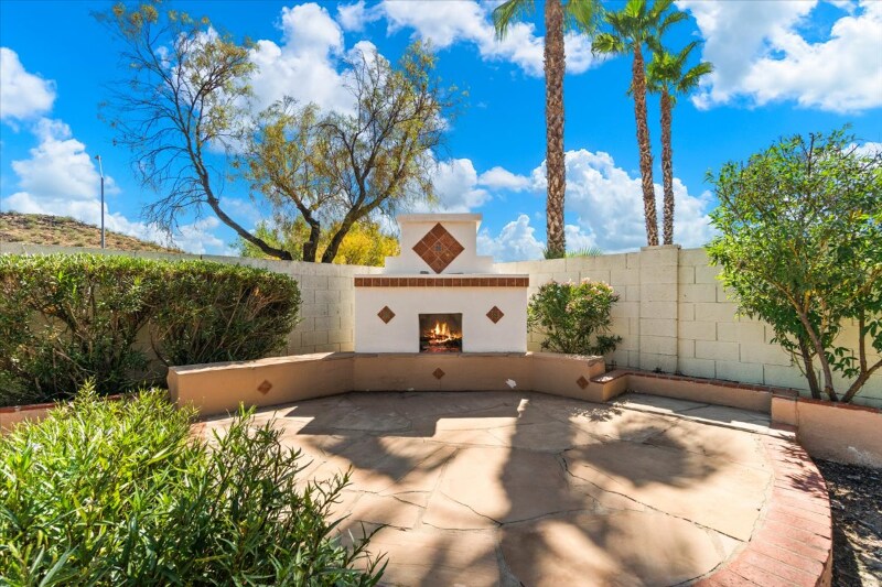Building Photo - 6321 W Buckskin Trail