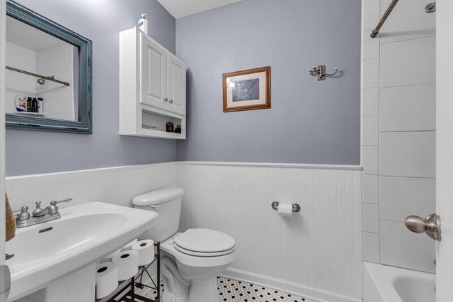 Building Photo - 921 Fitzpatrick Rd