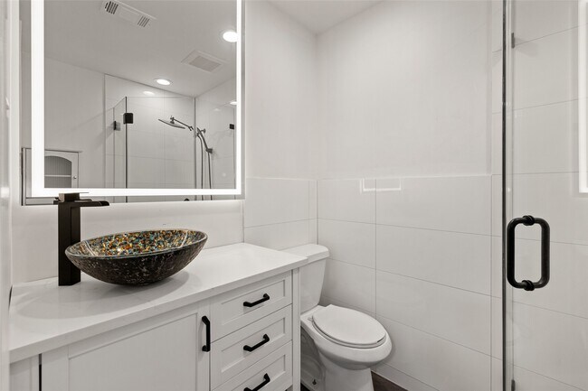 Building Photo - 909 Silber Rd