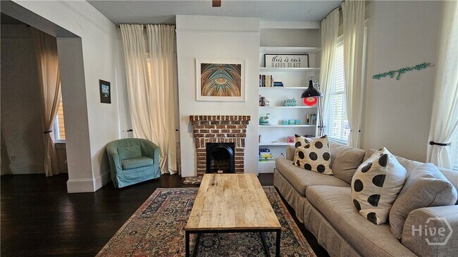 Building Photo - 14 E 41st St