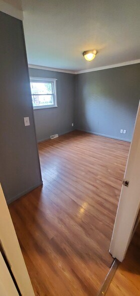 Bed2 - 316 N Hill St