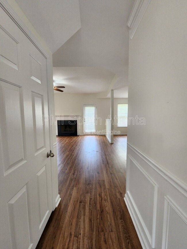 Building Photo - 2551 Wrangler Dr