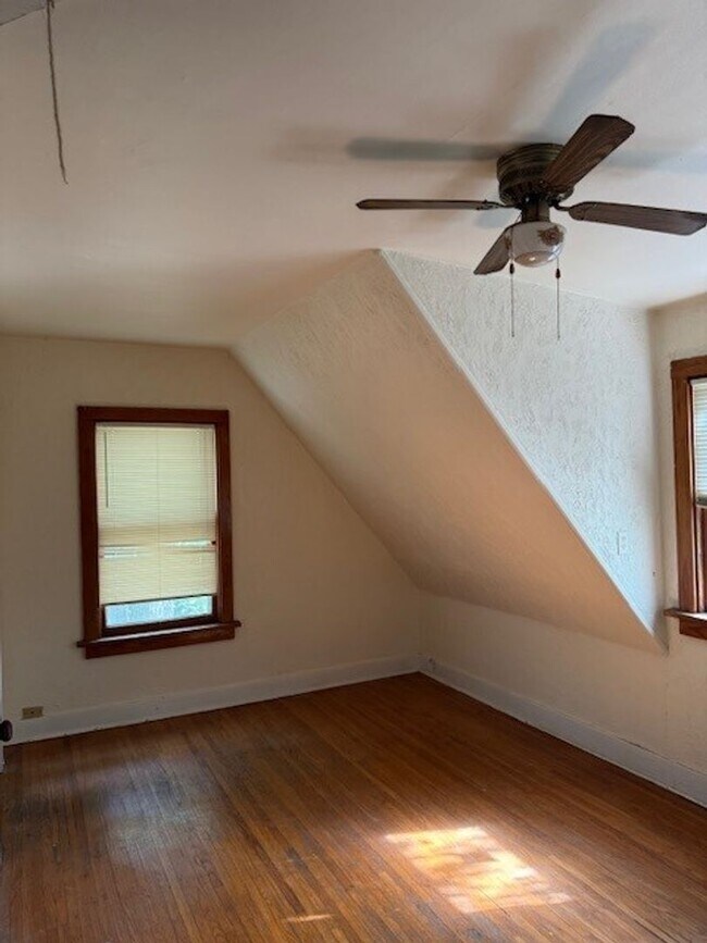 Building Photo - 1626 Winnebago St