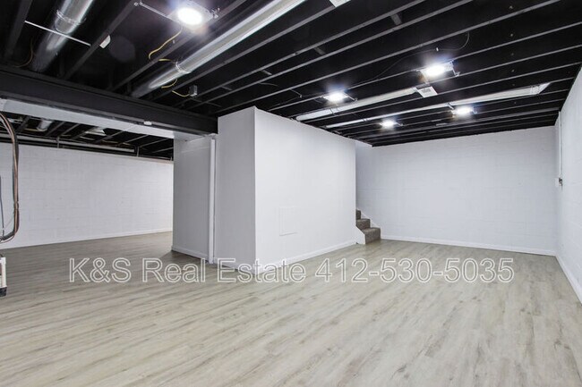 Building Photo - 29 Janyce Dr