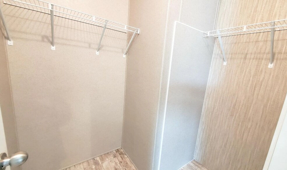 Building Photo - 9775 Spinnaker Dr