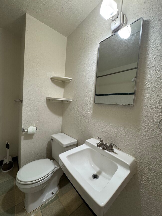 Building Photo - Stephens Properties 1301