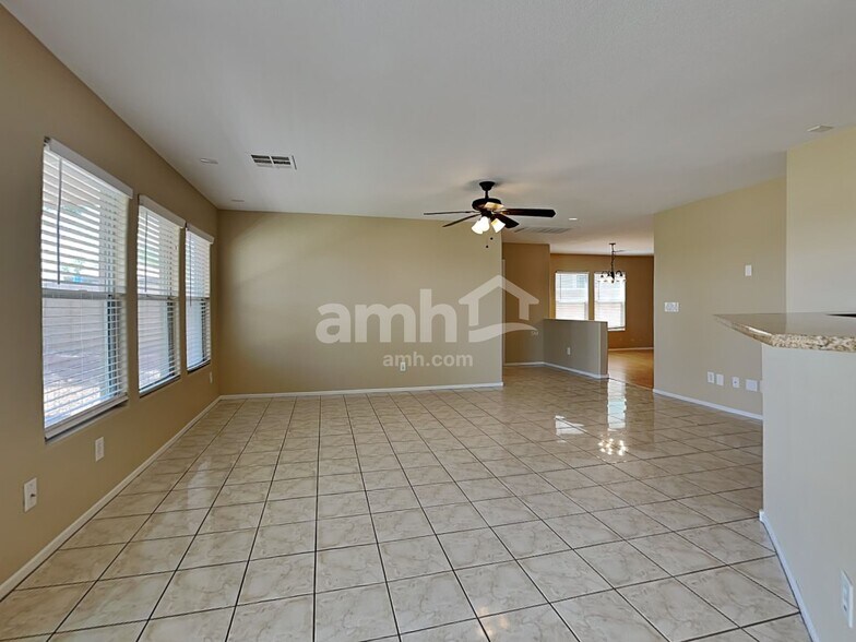 Building Photo - 10246 Massachusetts Ln