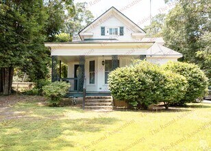 Building Photo - 108 S Farmerville St