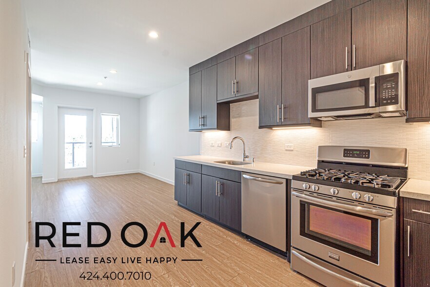 Building Photo - 11405 Chandler Blvd